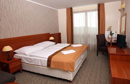 Narad Hotel Matraszentinre - angenehmes Zweibettzimmer im 4-Sterne-Hotel im Matra-Gebirge - billige Preise, Pauschale
