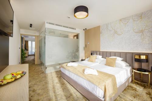 Hotel SunGarden Siofok, Plattensee - elegantes geräumiges Zweibettzimmer im Wellness Hotel
