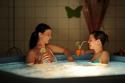 Jacuzzi im Hotel Millennium Budapest - Wellness Wochenende in Budapest