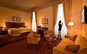 Hotel Magyar Kiraly - angenehmes Appartement im erneuten 4-Sterne-Hotel in Szekesfehervar