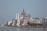 Novotel Danube - mit Panorama auf der Donau und auf dem Parlamentsgebäude von den Räumen des Hotels