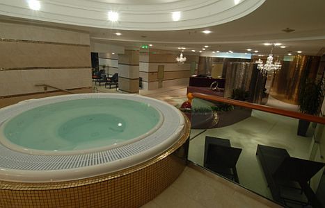 Wellness Hotel Divinus Debrecen***** Jacuzzi im Divinus Hotel