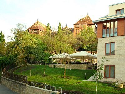 Hotelk Castle Garden im Burgviertel in der Nähe vom Deli Bahnhof und dem Szal Kalman Platz