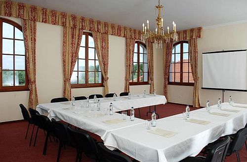 Bodrogi Mansion**** Restaurant mit Köstlichkeiten und reichlich Essen