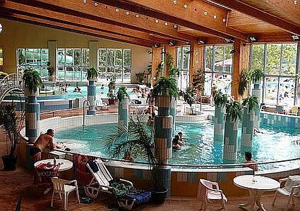 Corvus Aqua 4* Erlebnispool und Whirlpool für Wellnesswochenende