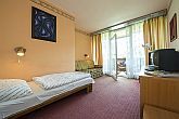 Doppelzimmer im Hotel Familia Balatonboglar, Unterkunft am Ufer der Plattensee in Ungarn
