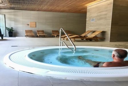 4* Akademia Wellness Hotel Balatonfüred mit schönem Whirlpool