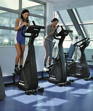 Kurhotel Helia Budapest - Fitness-Saal - Spa Hotel Helia - Thermalhotel und Wellnesshotel und Kurhotel Helia Budapest